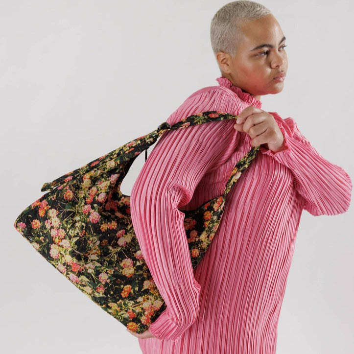 Model Carrying Semi-Slouchy shoulder Bag in Lantana