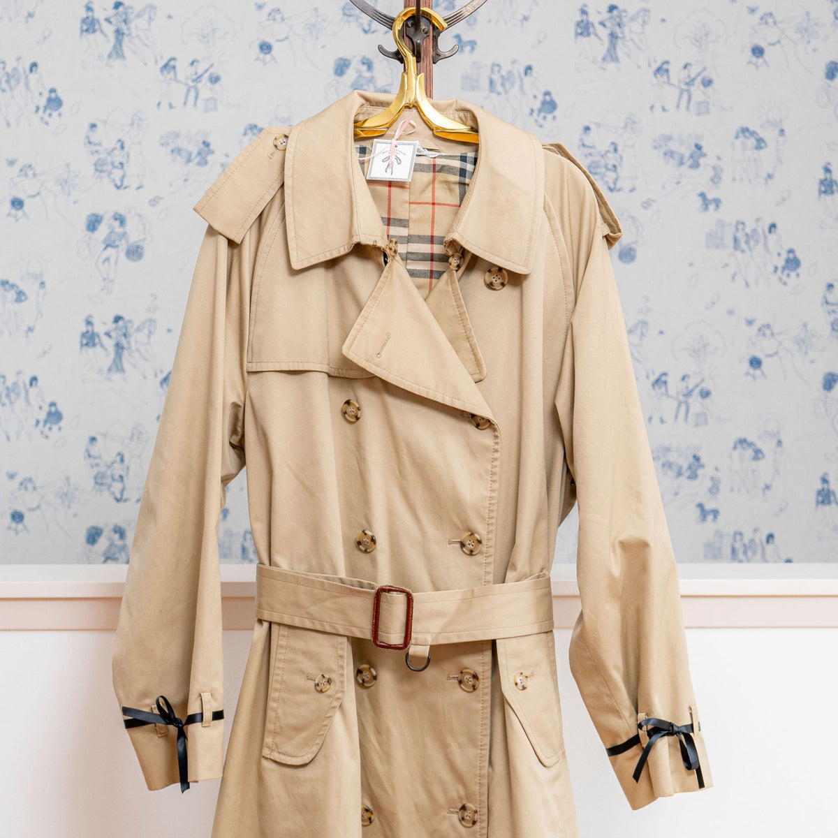 Classic Vintage 1980s Trench Coat with Plaid Lining and Belt – GOLDEN RULE  GALLERY