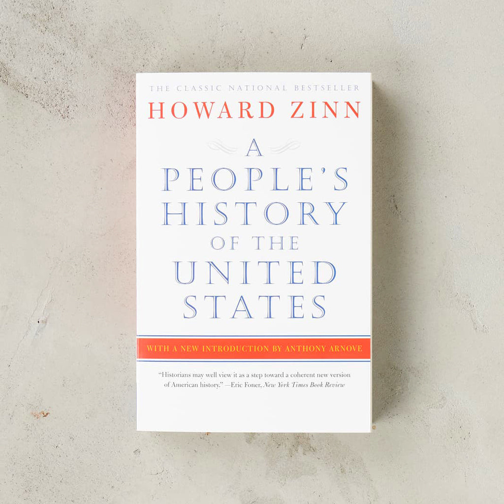 Book cover of 'A People's History of the United States' by Howard Zinn on a light background