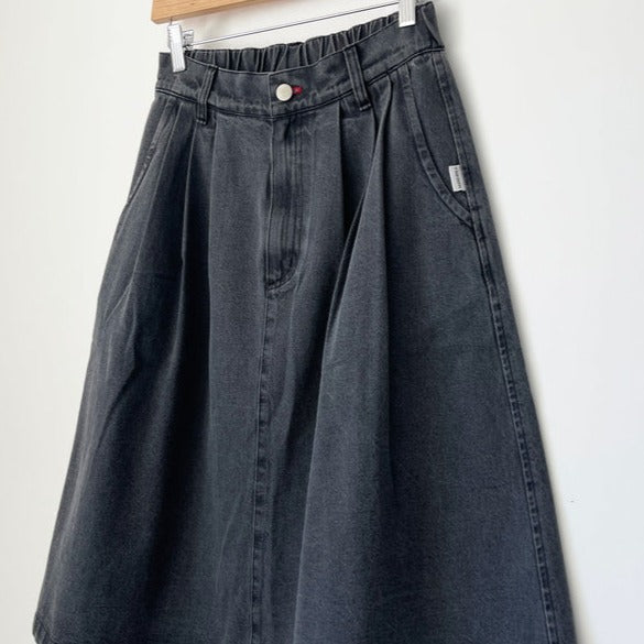 Fall Capsule Wardrobe Denim Skirt by Le Bon Shoppe