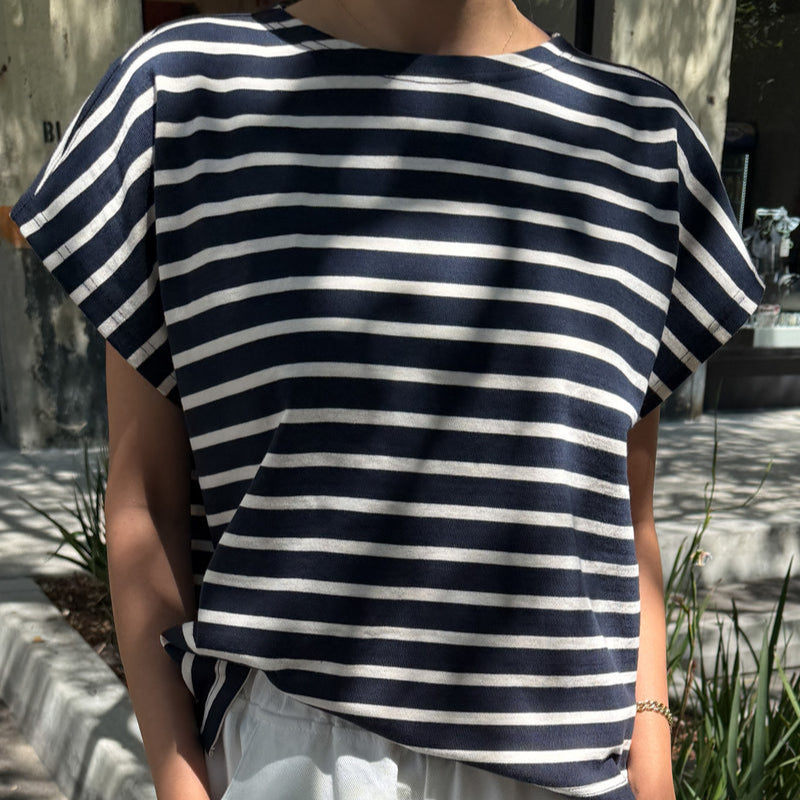 Manon Tee in White Stripe on Navy