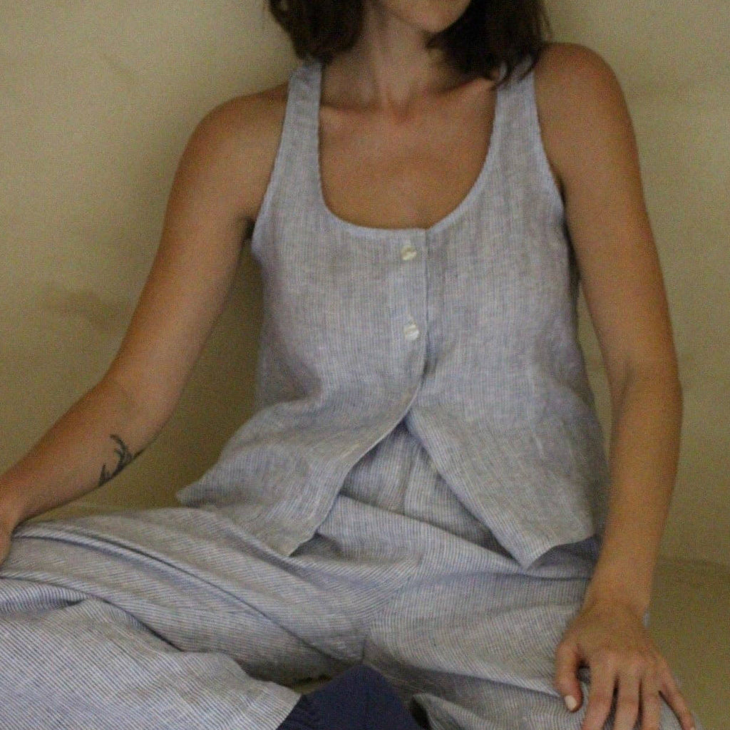 Model in Ryan Na Nin Linen Top