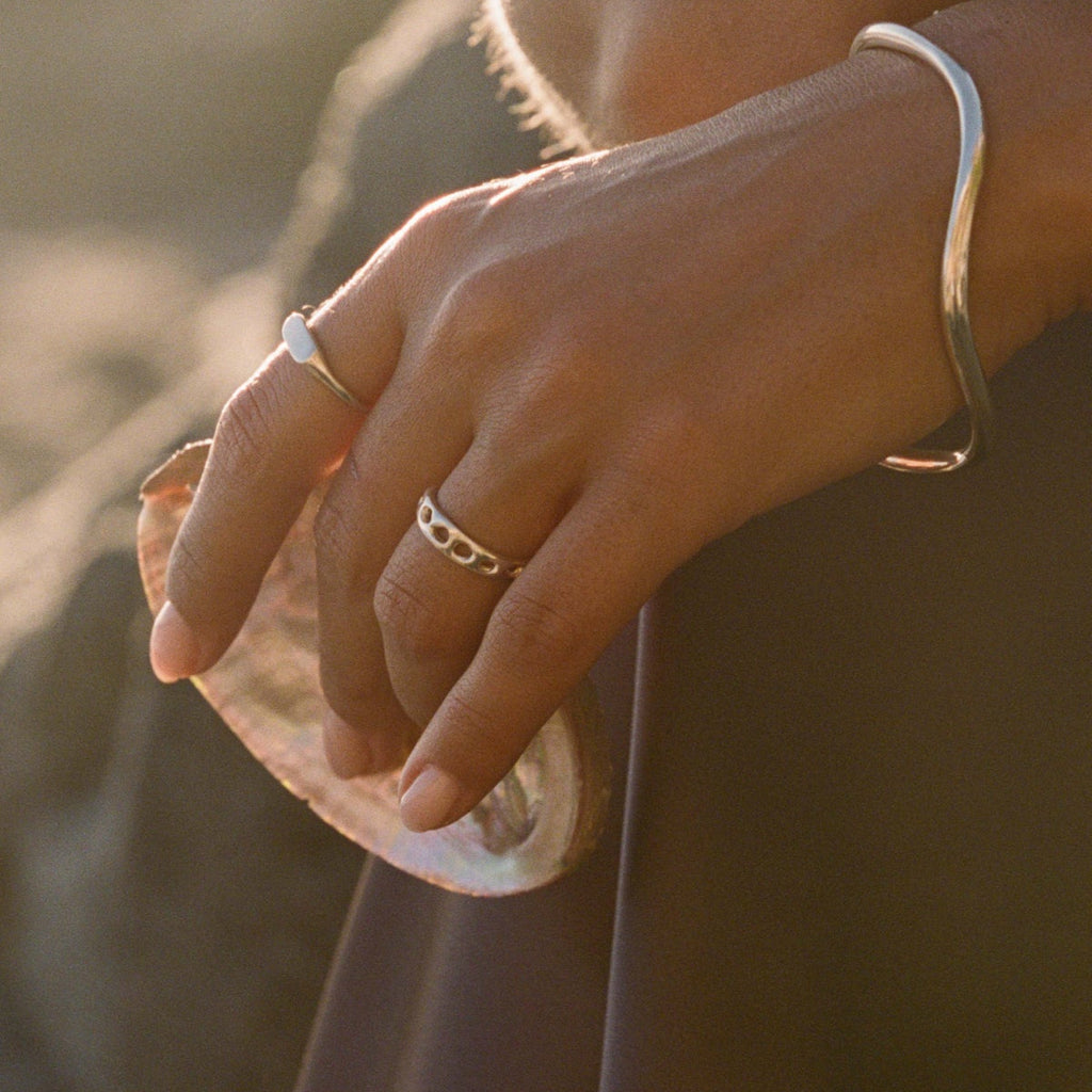 Tuya Ring by Moneh Brisel