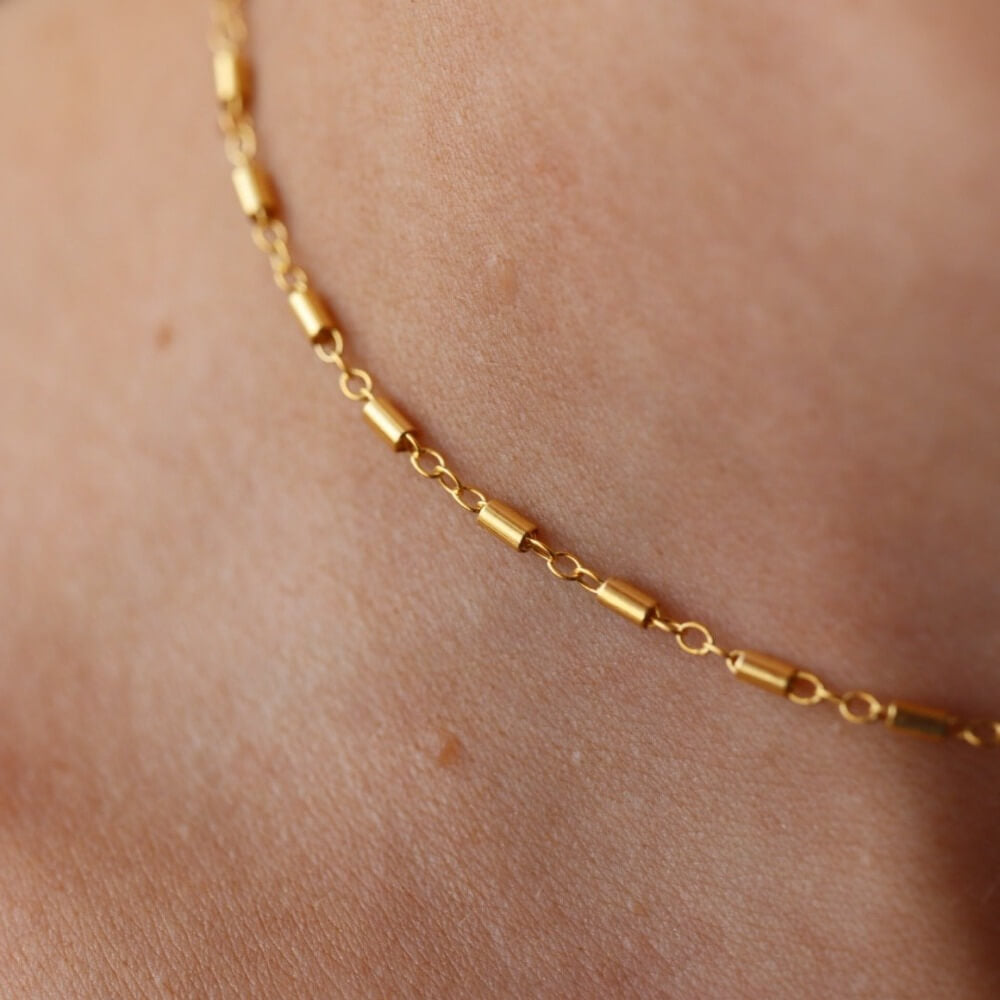 Close Up of Dainty Everyday Necklace