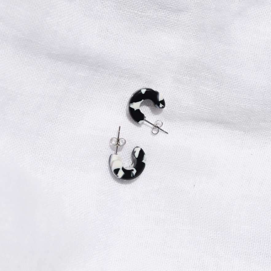 Mali Hoop Earrings in Black and White Swirl